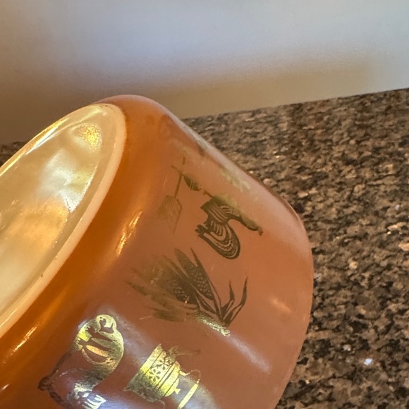 Pyrex Brown Mixing Bowl with Vintage Design - Picture 5 of 9